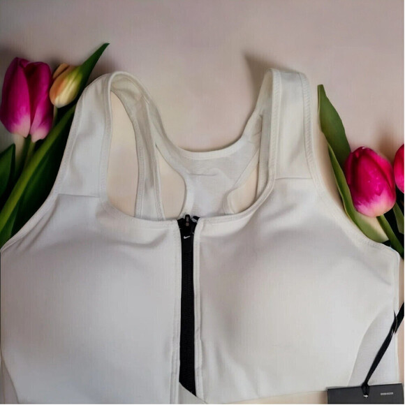 Nike Women's Size XS zippered  Shape Sports Bra Zipper White NWT - Picture 1 of 8